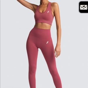 DOYOUEVEN Hyperflex seamless Sports bra + leggings